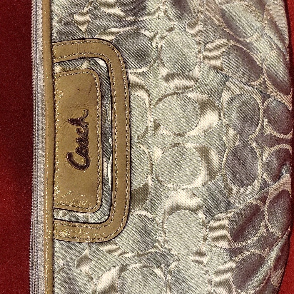 Coach patent leather trim UGC - Picture 3 of 7